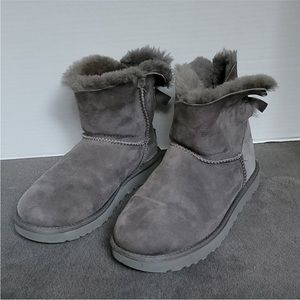 grey ugg bailey bow
